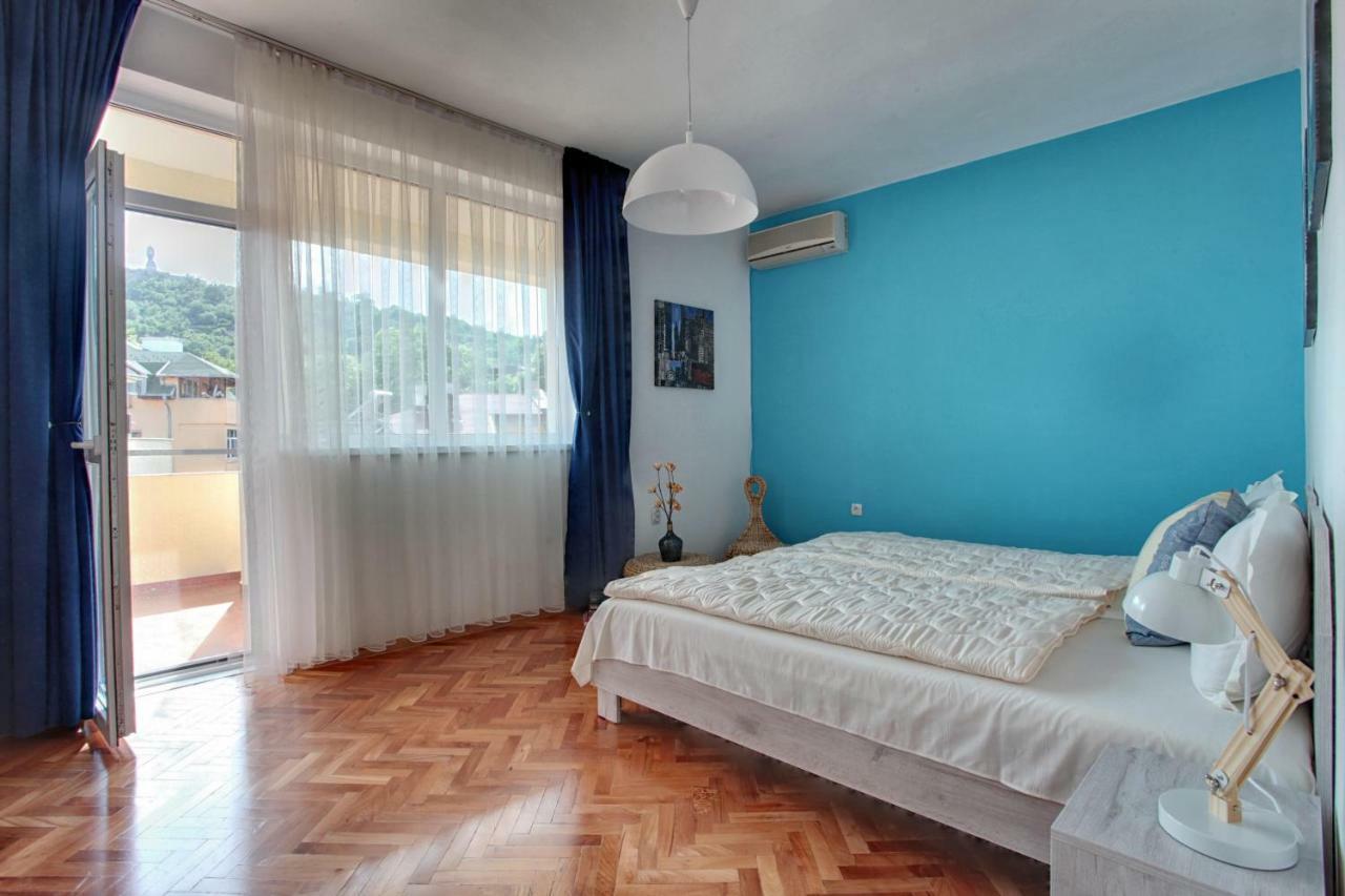 Terrace Home - Three Bedrooms City Center 플로브디프 외부 사진